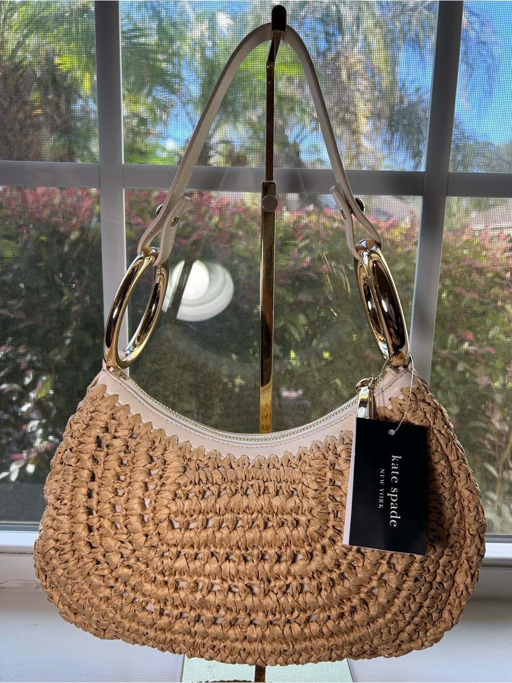 NWT🌷Kate Spade Raffia Crochet & White Shoulder Bag w/ Gold Metal Ring Details